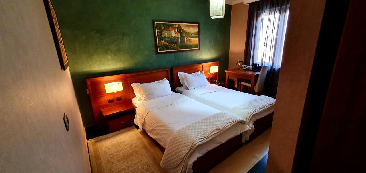 Nov Hotel Tirana Bagian luar foto