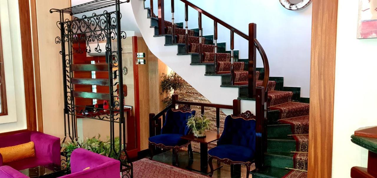 Nov Hotel Tirana Bagian luar foto