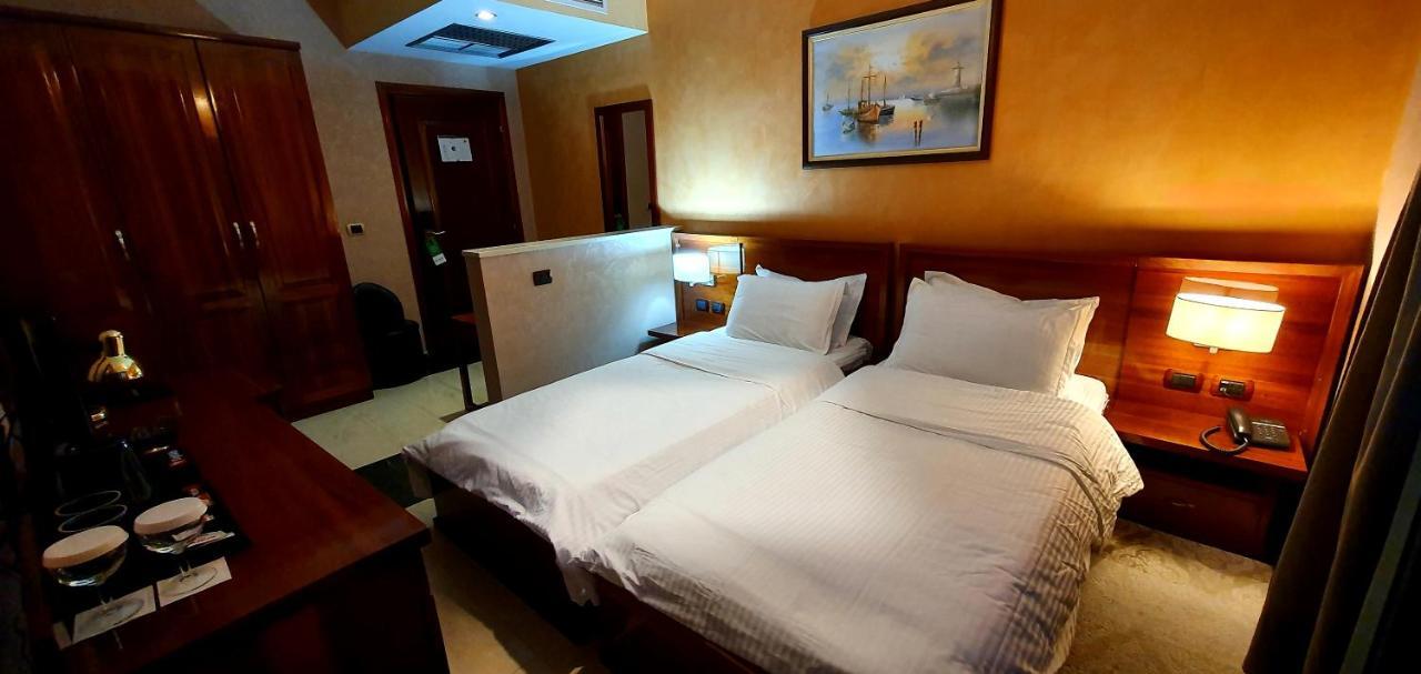 Nov Hotel Tirana Bagian luar foto