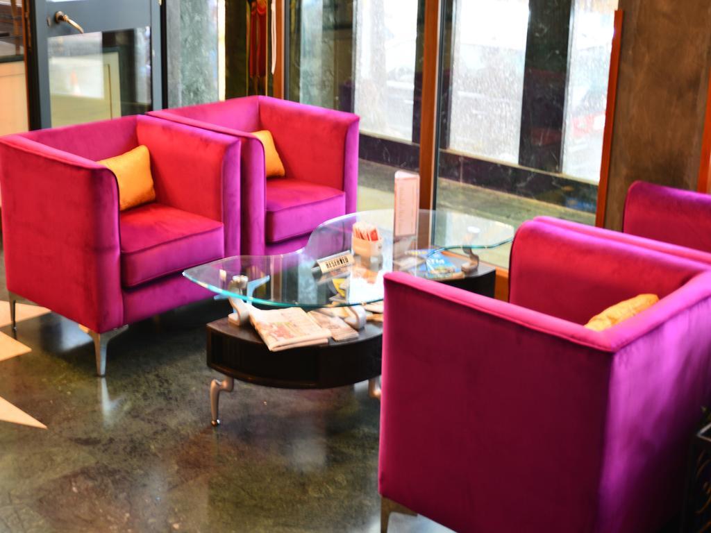 Nov Hotel Tirana Bagian luar foto